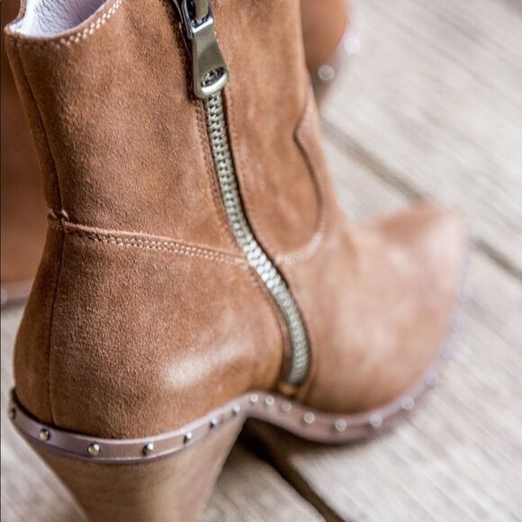 “RAMBLE” Split Suede Boots - Picture 6 of 10